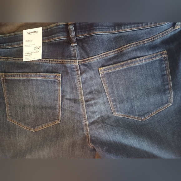 NWT Plus Size Sonoma Goods For Life® Premium Mid-Rise Skinny Jeans - Picture 3 of 3